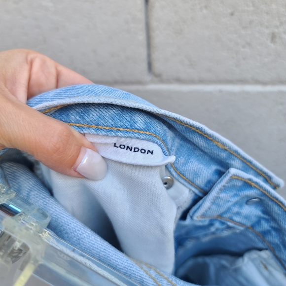 SLVRLAKE | London High Rise Straight Jeans in Clear Skies Light Wash Size 26 - Picture 11 of 13